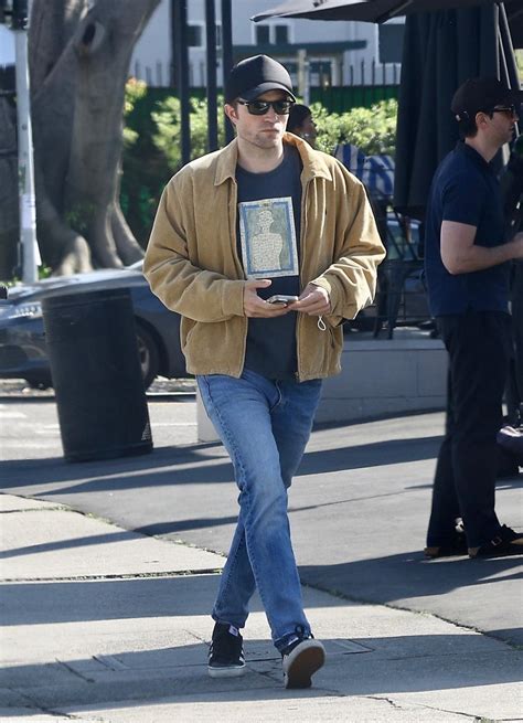 robert pattinson skinny.